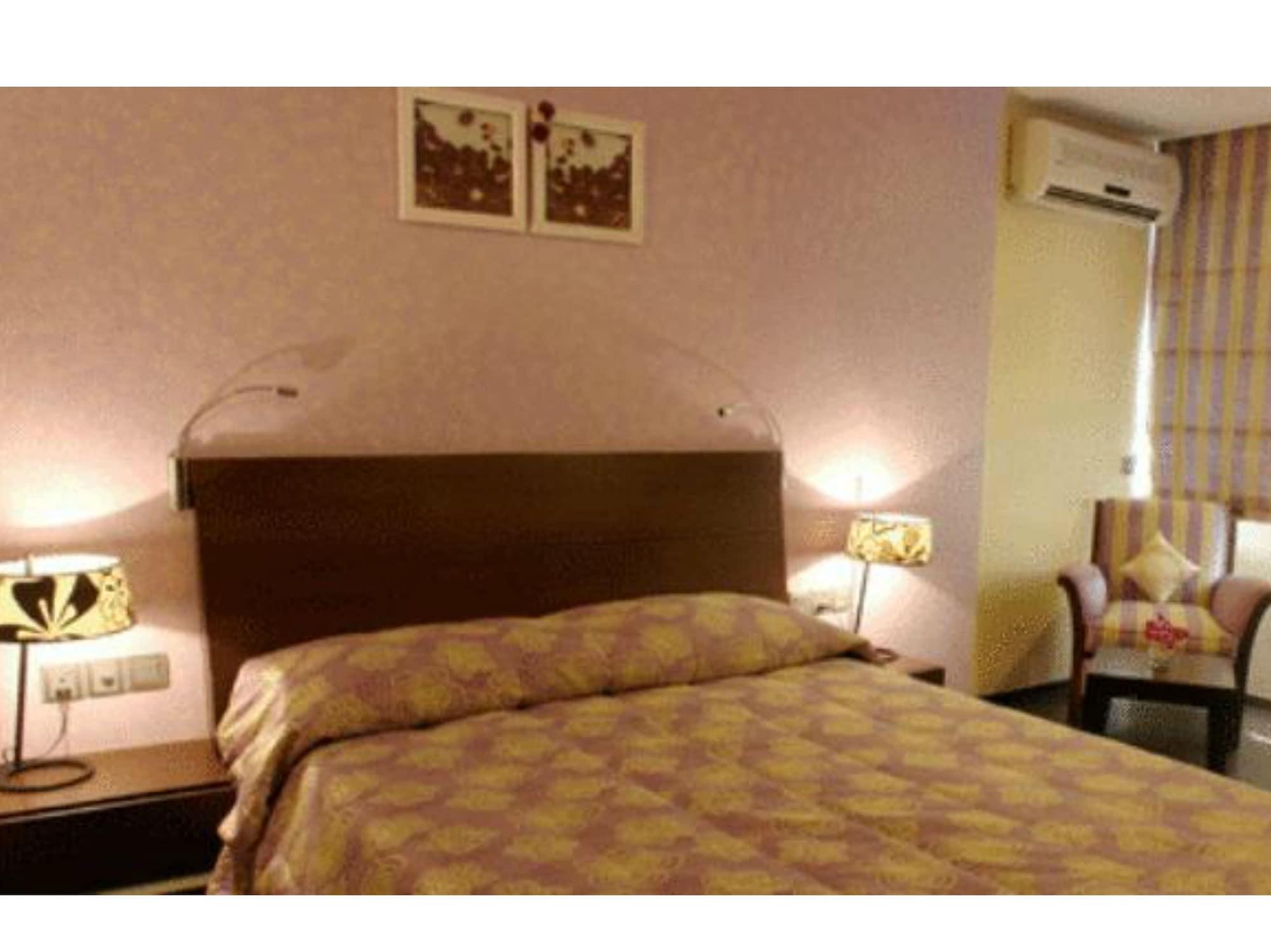 The Shalimar Hotel, Kemps Corner Bombay Esterno foto