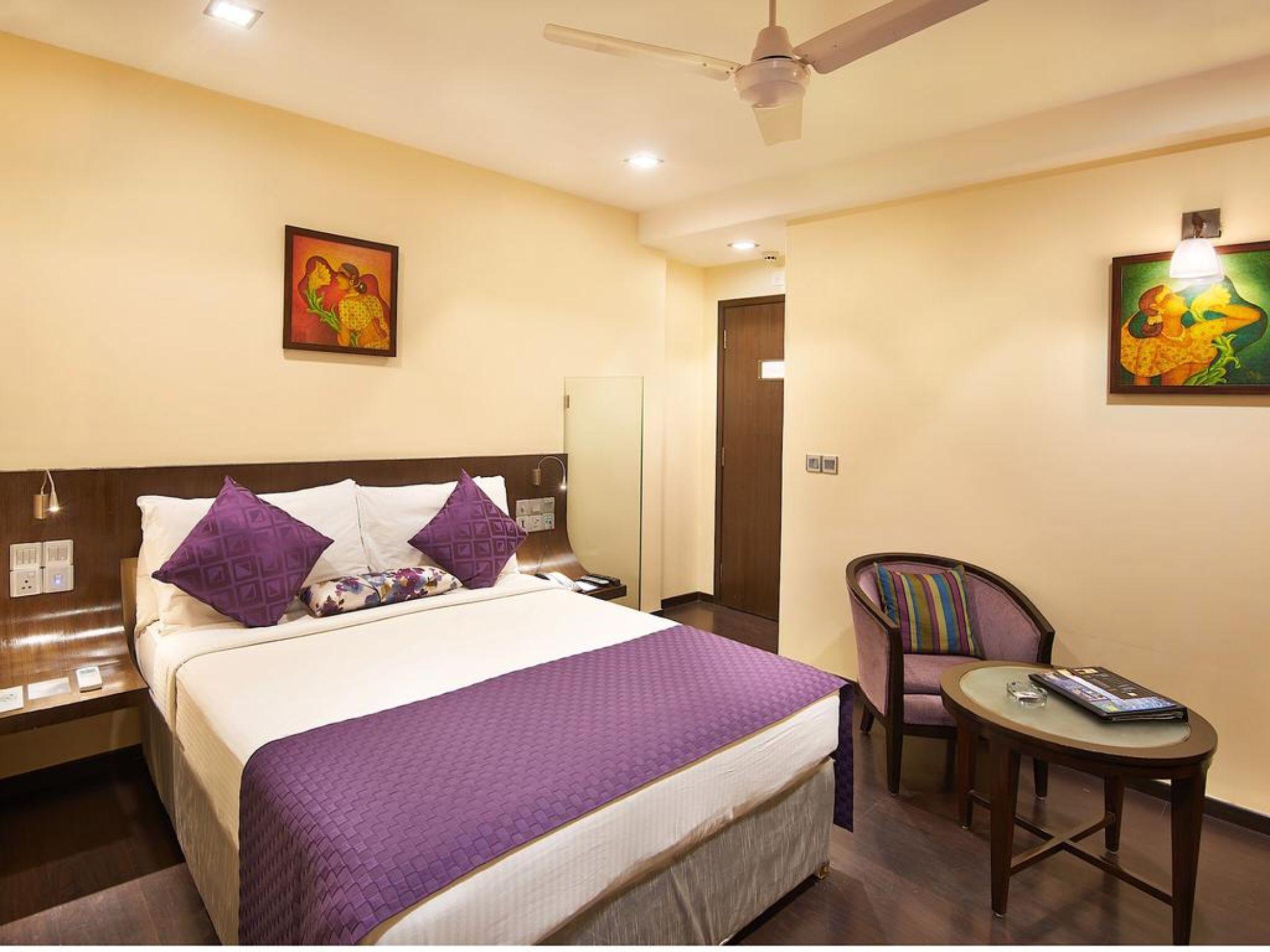 The Shalimar Hotel, Kemps Corner Bombay Esterno foto