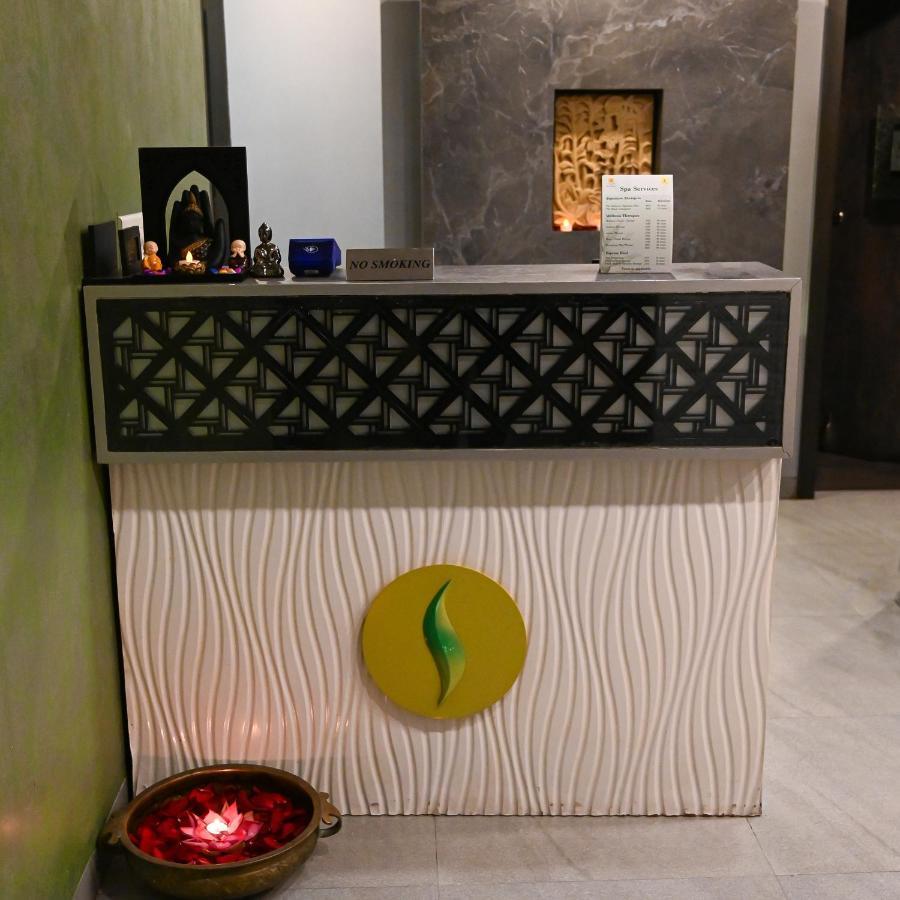 The Shalimar Hotel, Kemps Corner Bombay Esterno foto